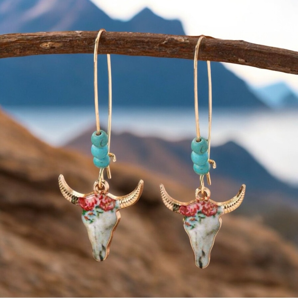 Western Cowgirl Blue Turquoise Stone Decor Highland Cow Head Dangle Earrings